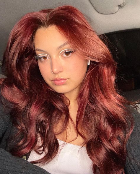 Red curly hair long hair tan girl makeup 2022 clothing styles nails Cherry Red Hair Tan Skin, Tan Girl Makeup, Hair On Tan Skin, Red Hair Tan Skin, Tan Girl, Makeup 2022, Cherry Red Hair, Curly Hair Long, Hair Tan Skin