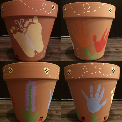 Flower pot with handprints and footprints Willow Crafts, Mothers Day Flower Pot, Babysitter Gifts, Easy Mother's Day Crafts, Diy Mother's Day Crafts, Toddler Painting, Footprint Crafts, Pot Crafts, Flower Pot Crafts