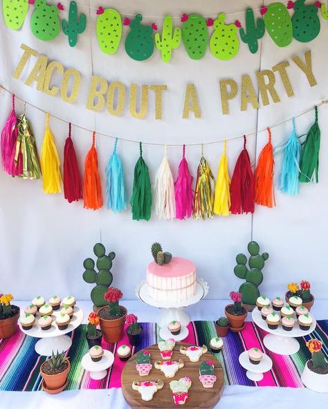 Taco About Turning One, Grad Vibes Only Party, Cinco Birthday Theme, Taco Theme Graduation Party, Taco Bar Banner, Taco Party Theme, Taco Bout A One Year Old, Taco Bday Party Ideas, Taco Bout A Birthday Party