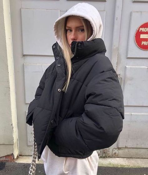 Trending: Quarantine Outfit Stile Hijab, Tennis Shoes Outfit, School Looks, Black Puffer, Mode Inspo, 가을 패션, Looks Style, Outfits Casuales, Casual Outfit