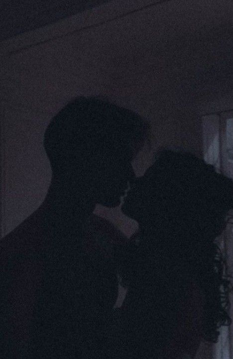 Love Fantasy Aesthetic, Cute Dark Couple Aesthetic, Witchy Couple Aesthetic, Dating Aesthetic Dark, Shadow Romance Aesthetic, Book Couple Aesthetic Dark, Cute Couple Night Aesthetic, Dark Couples Aethstetic Wallpaper, Dark Romance Hot Aesthetic