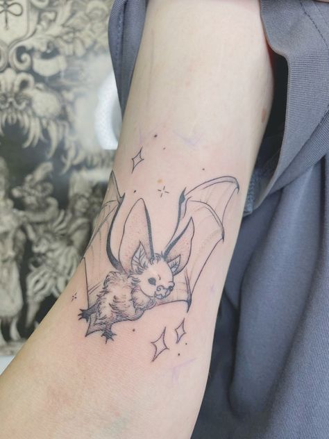 Bats And Butterflies Tattoo, Bat Tattoo Placement, Art Pants, Inspo Tattoo, Bat Tattoo, Cute Tattoos For Women, Drawing Inspo, Tattoos Ideas, Tattoo Placement