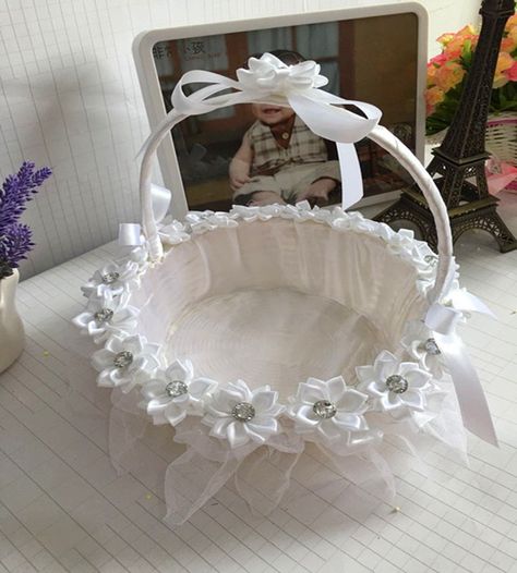 White Basket, Diy Hanging Shelves, Wedding Flower Girl Basket, Wedding Gifts Packaging, Ring Pillows, Flower Girl Baskets, Rose Party, Wedding Ceremony Flowers, Wedding Gift Baskets