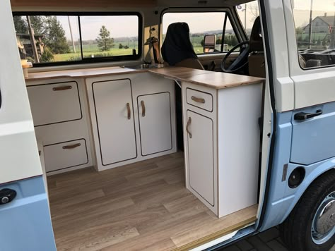 Vw T25 Interior Ideas, T3 Camper Interior, Compact Campervan, Vw T3 Interior Ideas, T3 Interior, Volkswagen Bus Interior, Kombi Interior, Hiace Camper, Camper Interior Ideas