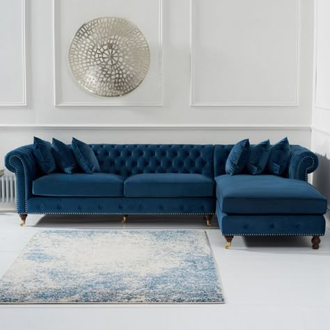 Sofa Azul, Chesterfield Sofa Living Room, Blue Sofa Living, L Shaped Sofa Designs, Corner Sofa Living Room, Sofas Vintage, Sofa Retro, Simple Bed Designs, Navy Sofa