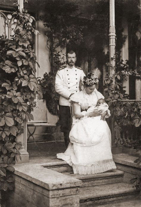 Emperor Nicholas II and Empress Alexandra Feodorovna with … | Flickr Tsarina Alexandra, Grand Duchess Tatiana, Grand Duchess Tatiana Nikolaevna Of Russia, Tatiana Romanov, Empress Alexandra, Familia Romanov, Tatiana Nikolaevna, Alexei Romanov, Romanov Sisters