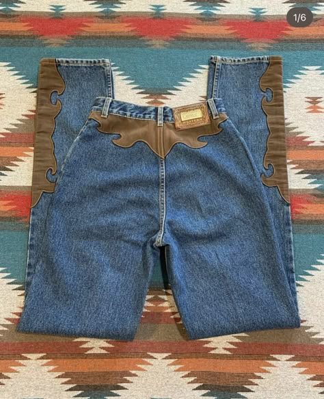 Western 80's Fashion, 1970s Country Fashion, 70s Fashion Western, Western Punk Aesthetic, Bottons Ideas Clothes, Yallternative Fashion, Vintage Cowgirl Outfits, 70s Western Fashion, 70s Country