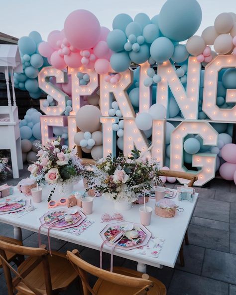 Spring Fling Party Decorations, Spring Fling Dance Decorations, Spring Fling Ideas, Spring Fling Decorations, Spring Fling Dance, Spring Festival Ideas, Spring Event Ideas, Spring Fling Party, Dance Decorations