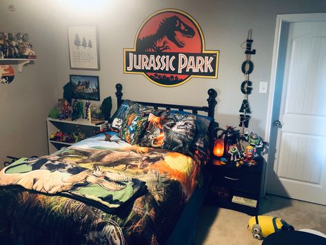 Jurassic Park Themed Bedroom, Jurassic Park Bedroom Ideas, Jurassic Park Bedroom, Jurassic World Room, Jurassic World Bedroom, Dinosaur Boys Room Decor, Dinosaur Theme Bedroom, Dinosaur Boys Room, Jungle Bedroom