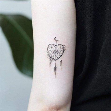 Cute Tattoo Designs, Atrapasueños Tattoo, Beautiful Tattoo Designs, Dream Catcher Tattoo Design, Simple Tattoos For Women, Cute Tattoo, Shape Tattoo, Dream Catcher Tattoo, Small Tattoos Simple