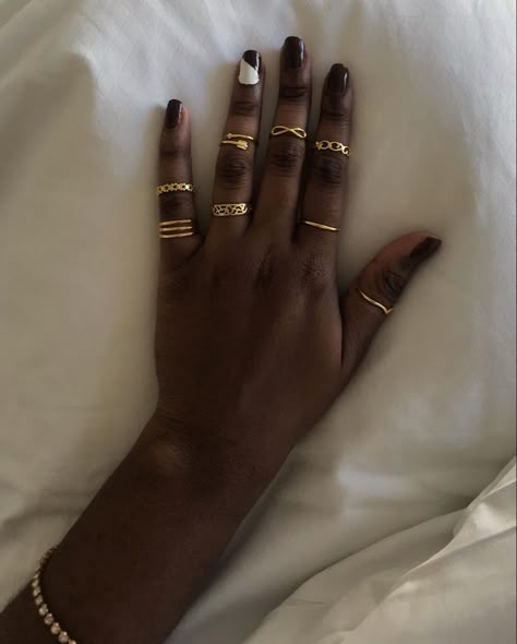 White Brown Nails, Black And Gold Aesthetic, Dope Jewelry Accessories, Skin Hand, Real Gold Jewelry, Brown Jewelry, Gold Aesthetic, Golden Jewelry, Brown Nails