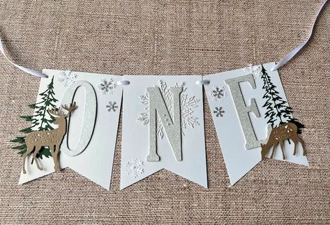 Winter Wonderland First Birthday Party Decorations Snowflake - Etsy Bulgaria January One Year Old Birthday, January First Birthday, Winter Woodland Birthday Party, Winter Onederland Party Boy, Winter Wonderland First Birthday, Winter Woodland Birthday, Winter Birthday Themes, Wonderland First Birthday, Woodland First Birthday