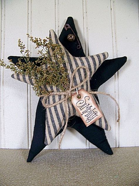 Star Shelf, Primitive Country Crafts, Primitive Stars, Prim Crafts, Americana Crafts, Twine Bow, Sweet Annie, 4th July Crafts, Primitive Patterns