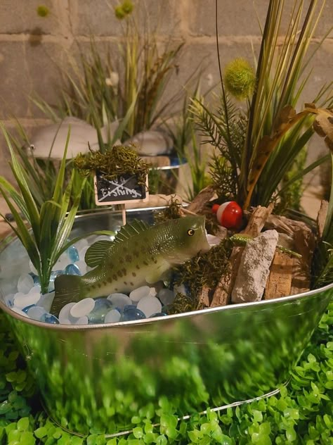 Vintage Fishing Party, Fishing Centerpieces Ideas, Memorial Centerpieces, Fishing Centerpieces, Fish Centerpiece, Fish Memorial, Fishing Wreath, Fishing Baby Shower Theme, Fishing Theme Party