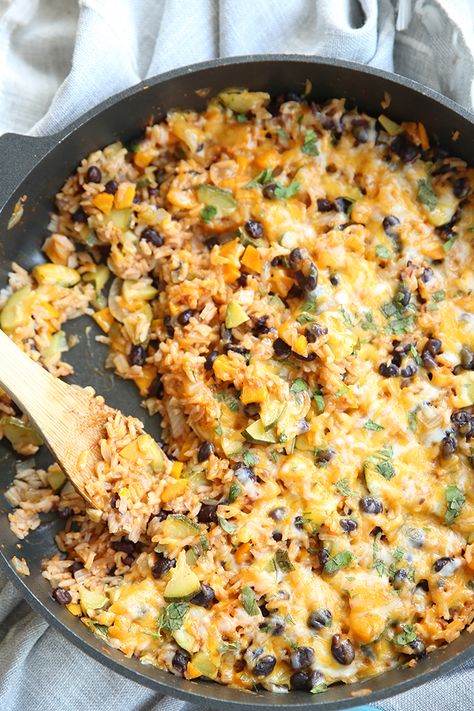 Ground Beef And Zucchini Recipes Easy Dinners, Zucchini Main Dish, Zucchini Dishes, Mexican Dinners, Taco Skillet, Meatless Dishes, Lunch Prep, Main Entrees, Skillet Cooking