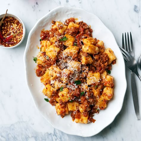 Star chef Francis Mallmann’s outstanding chorizo-packed tomato sauce is great on any pasta, especially his tender potato gnocchi. Get the recipe from Food Gnocchi With Chorizo, Francis Mallman, Italian Diet, Homemade Gnocchi, Potato Gnocchi, Pasta Gnocchi, Gnocchi Recipes, Food Pasta, Pasta Pasta