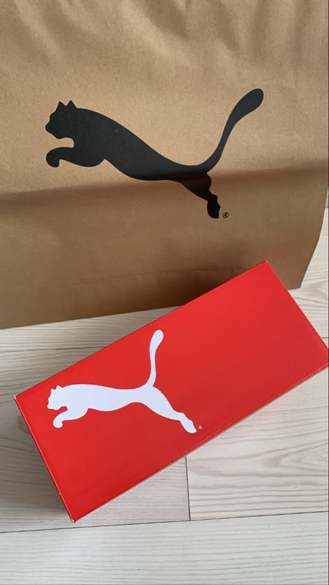 Puma Aesthetic, Shopping Pictures, Tools Drawing, Store Boutique, Young Money, Chill Photos, Art Tools Drawing, Stunning Shoes, New Photo Download