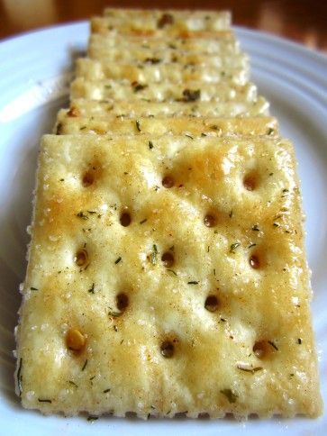 Fire Crackers Seasoned Saltine Crackers, Fire Crackers, Saltine Crackers, Ranch Dressing Mix, Mozzarella Sticks, Cracker Recipes, Think Food, Canola Oil, Party Foods