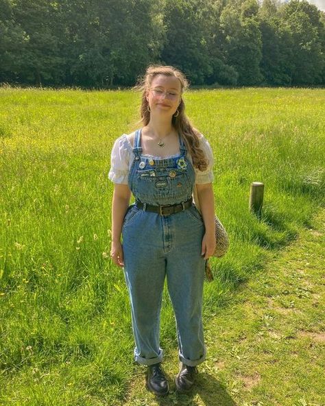 Cottagecore Outfits For Summer, Farm Outfits Women, Farmer Girl Outfit, Farmer Outfit Women, Farmcore Fashion, Farm Outfit Women, Grandma Core Outfit, Farmcore Outfit, Farmer Clothes