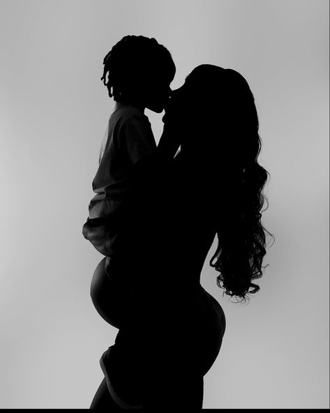 Black Motherhood Aesthetic Faceless, Mommy And Son Maternity Pictures, Black Mom Aesthetic Faceless, Maternity Photo Shoot Ideas Family Of 3, Mom And Son Maternity Pictures, Pregnancy Photoshoot With Kids, Family Of 3 Maternity Pictures, Family Pregnancy Photoshoot, Maternity Picture Outfits