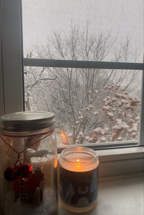 Candle by a window with snow Winter Candle Aesthetic, Christmas Candles Aesthetic, Winter Aesthetic Snow, Scented Candles Aesthetic, Winter Candles, Aesthetic Snow, Pinterest Trends, Aesthetic Candles, Winter Candle