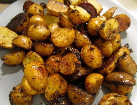 The Lazy Cook — Balsamic Roasted Potatoes Balsamic Potatoes, Exam Season, Sunday Dinners, Potato Side Dishes, Cooked Veggies, Veggie Side Dishes, Potato Dishes, Dinner Dishes, Roasted Potatoes