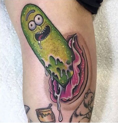 Pickle Rick Tattoo, Rick Tattoo, Pickle Rick, Newborn Family Photos, Spooky Tattoos, 3d Tattoos, Old Tattoos, Little Tattoos, Diy Life Hacks