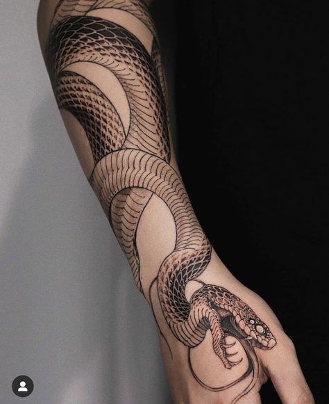 Dr Tattoo, Gotik Tattoo, Cobra Tattoo, Tattoo Snake, Serpent Tattoo, Snake Tattoo Design, Hand Tattoos For Guys, Dark Tattoo, Snake Tattoo