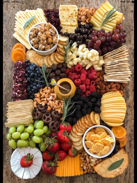 Hosting Ideas, Snack Platter, Recipe Example, Charcuterie Inspiration, Party Food Platters, Snack Board, Charcuterie And Cheese Board, Charcuterie Recipes, Snacks Für Party