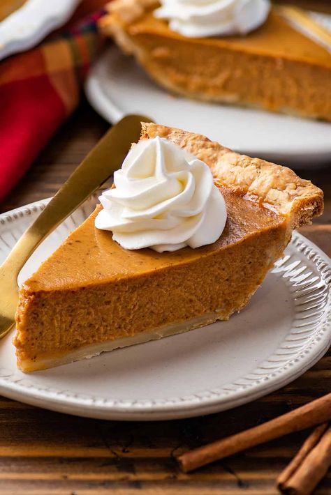 My Favorite Pumpkin Pie - Baking Mischief Pumpkin Pie Crust Recipe, Pumpkin Pie From Scratch, Classic Pumpkin Pie Recipe, Flaky Pie Crust Recipe, Perfect Pumpkin Pie, No Bake Pumpkin Pie, Best Pumpkin Pie, Vegan Pumpkin Pie, Pumpkin Pie Bars