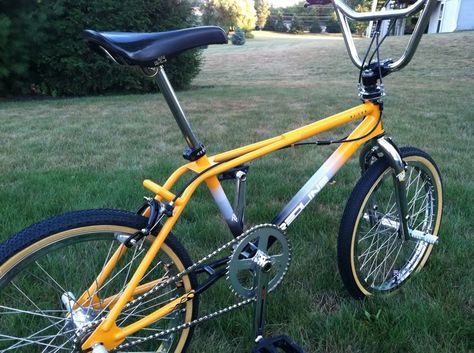 Haro Bmx, Bmx Bikes For Sale, Bmx Cruiser, Vintage Bmx Bikes, Touring Bicycles, Bike Details, Bicycle Sport, Bike Safety, Bmx Bicycle