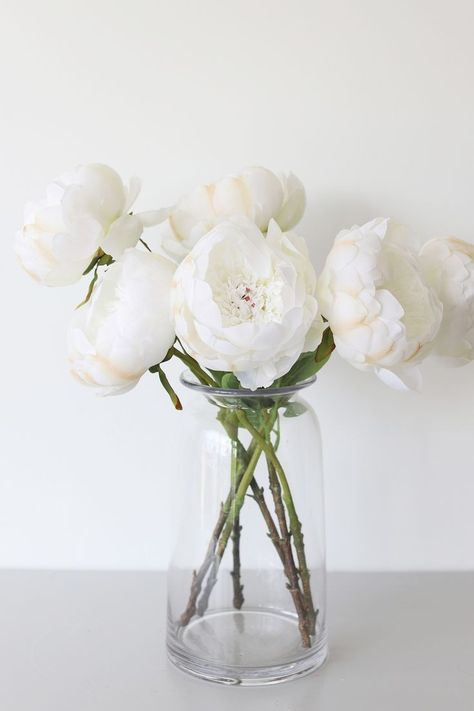 Fake Peony Arrangement, Peonies Table Decoration, White Peonies Aesthetic, Fake White Flowers, Fake Flowers Decor, Peonies White, Peony Arrangement, Fake Flower Arrangements, White Flower Arrangements