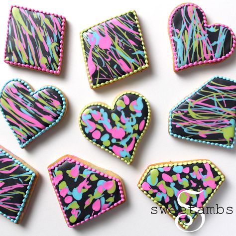 Disco Cookies, Cactus Cookies, Neon Cakes, Neon Birthday Party, Glow Birthday Party, Decorated Cookies Tutorial, Decorative Cookies, Glow In The Dark Party, Neon Birthday