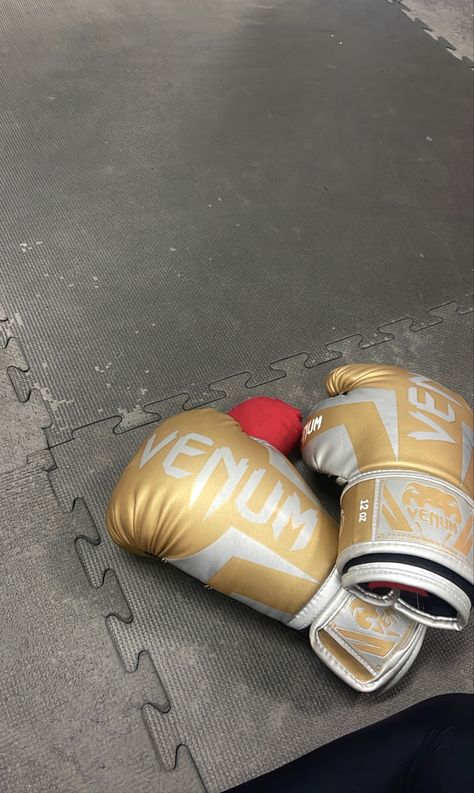 Boxing Snap, Garnet Flats, Boxer Aesthetic, Boxe Thai, Boxing Club, How To Be Graceful, Endurance Workout, Boxing Girl, Boxing Training