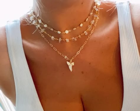 Shark Tooth Necklace Diy, Shark Teeth Jewelry, Sharks Tooth, Beachy Necklace, Mako Shark, Coastal Jewelry, Surf Jewelry, Ocean Inspired Jewelry, Shark Necklace