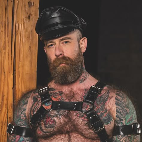 Strapped. Gear: @mrsleather #gaybeard #hairygay #hairy #gay #tattoo Art Tattoo Ideas, Gay Tattoo, Types Of Men, Leather Fashion Men, Bear Leather, Hipster Beard, Cool Chest Tattoos, Mens Leather Clothing, Scruffy Men