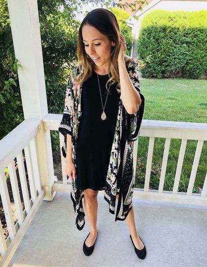 Kimono Over Black Dress, Black Dress With Kimono, Kimono With Dress, Dress Up A Black Dress, Black Dress For Summer, Tee Shirt Dresses, Trip Fashion, Inverted Triangle Outfits, Motivational Clothing