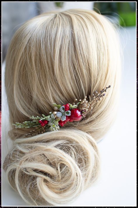 Looking to stay stylish this winter? Check out these adorable and trendy cute winter hair accessories! From cozy beanies to chic headbands, elevate your winter look with these must-have accessories. Stay warm and fashionable all season long with these cute hair accessories. Junior Bridesmaid Hair, Winter Hair Accessories, Spring Hair Accessories, Rose Gold Hair Vine, Autumn Hair Accessories, Bridesmaid Hair Comb, Winter Greenery, Chic Headband, Bridal Hair Piece