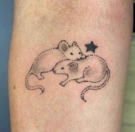 insta//fruitbatpokes Cat And Rat Tattoo, Elephant Stuffed Animal Tattoo, Cute Cheetah Tattoo, Small Bearded Dragon Tattoo, 2000s Nostalgia Tattoo, Pig Head Tattoo, Small Mouse Tattoo, Gerbil Tattoo, Fat Bird Tattoo