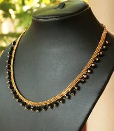 Clean Gold Jewelry, Black Beads Mangalsutra Design, Buy Gold Jewelry, Online Gold Jewellery, Black Gold Jewelry, Handmade Gold Jewellery, Gold Pendant Jewelry, Black Beaded Jewelry, Antique Gold Jewelry