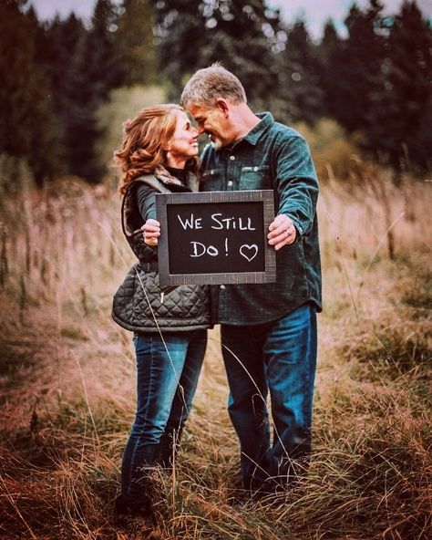 Wedding Anniversary Photoshoot Ideas, Wedding Anniversary Photo Shoot Ideas, Anniversary Photoshoot Ideas, Anniversary Photo Shoot Ideas, Wedding Anniversary Photoshoot, 10th Anniversary Idea, 20th Anniversary Ideas, 10 Year Wedding Anniversary, Wedding Anniversary Pictures