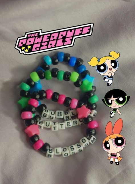 Powerpuff Girls Bracelet, Funny Bracelets, Bracelets Business, Rave Bracelets, Girls Bracelets, Bracelets Kandi, Power Puff Girl, Kandi Beads, Diy Kandi Bracelets