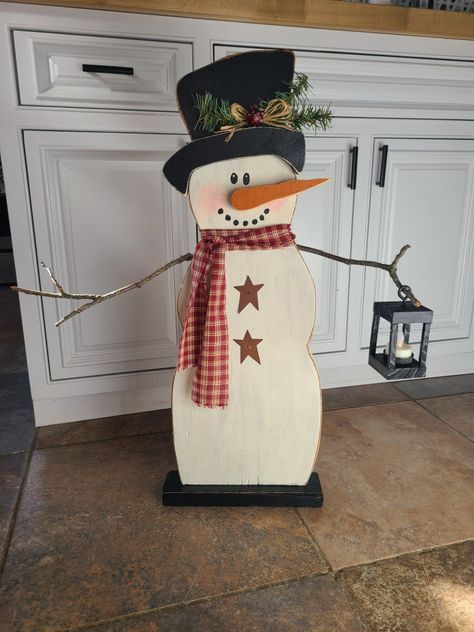 Christmas Wood Crafts Outdoor, Wooden Snowman Crafts Wood Patterns, Wood Snowmen Crafts, Snowman Signs Wooden, Wooden Snowmen Diy, Wood Snowman Crafts, Snowman Wood Crafts, Wood Snowman Diy, Christmas Wood Crafts Diy