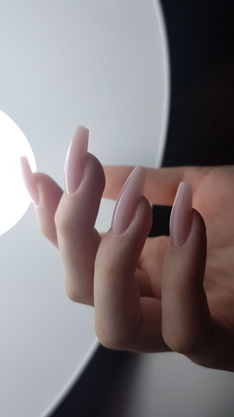 Instagram Nail Page Ideas, Beauty Post Ideas, Silhouette Nails, Beachy Nails, Nail Salon Decor, Nail Designs Tutorial, Gothic Nails, Manicure Nail Art, Gel Nails Diy