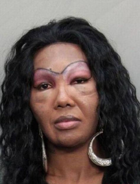 a collection of some of the weirdest and worst eyebrows you've ever seen Bad Makeup Fails, Eyebrow Fails, Crazy Eyebrows, Plastic Surgery Fail, Bad Eyebrows, Makeup Fails, Bad Makeup, Awkward Photos, Makeup Humor