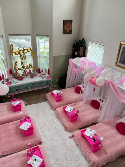 Thirteen Birthday Party Ideas Sleepover, Cute Fort Ideas For Sleepovers, All Pink Slumber Party, Slumber Party Setup Ideas, Pink Sleepover Birthday Party, Sleepover Ideas For 11 Year Girl, 10 Year Sleepover Party Ideas, 11th Birthday Sleepover Ideas, Hello Kitty Sleepover Ideas