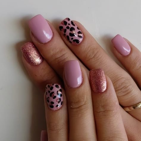 Pink Leopard Print Nails Short, Pink Nails With Cheetah Print, Spring Leopard Nails, Leopard Nails Short, Short Leopard Nails, Leopard Print Nails Pink, Summer Leopard Nails, Leopard Accent Nail, Pink Leopard Print Nails