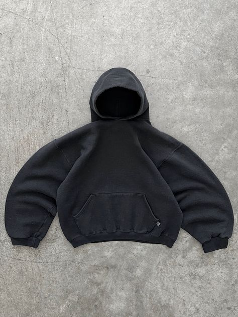 Ice Skating Outfit Ideas, Skating Outfit Ideas, Streetwear Fashion Pants, Vetements Hoodie, January Fashion, Skating Outfit, Ice Skating Outfit, Chica Cool, Hoodie Mockup