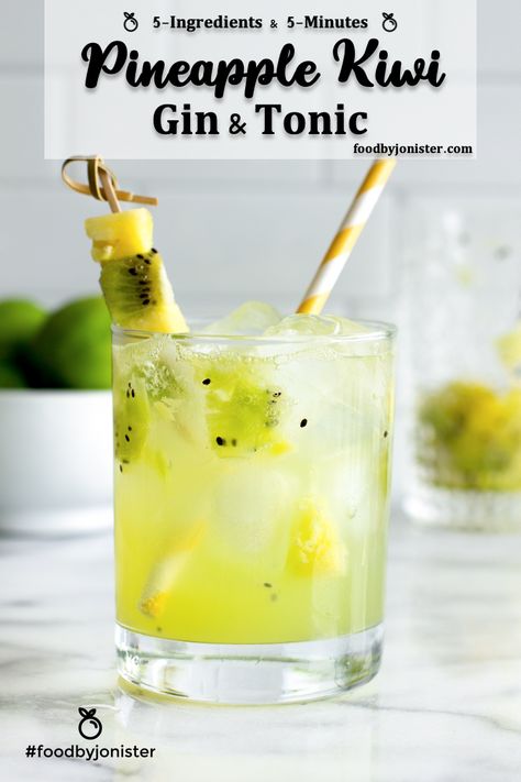 Pineapple and Kiwi Cocktail! A tropical spin on the classic gin and tonic! #cocktail #ginandtonic Tonic Cocktails, Gin Fizz Cocktail, Cocktail Shots, Vodka Soda, Vodka Cocktails Recipes, Whiskey Cocktail, Gin Fizz, Rum Punch, Boozy Drinks