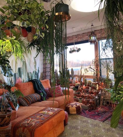 Jungle Bedroom, Bohemian House Decor, Lots Of Plants, Jungle Room, Bohemian House, Room With Plants, Room Inspiration Bedroom, Beautiful Interiors, Decoration Design